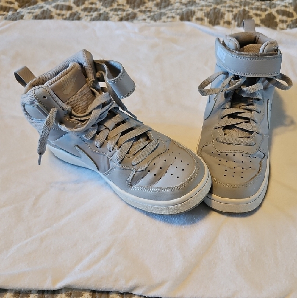 Nike Court Borough Mid Youth Size 4.5 - Cool Gray w/light Blue NIKE Swoosh